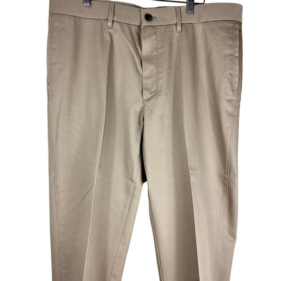 Haggar Dress Pants Mens 38x30 Khaki H26 Performance Flat Front Chino No Iron - Picture 2 of 11